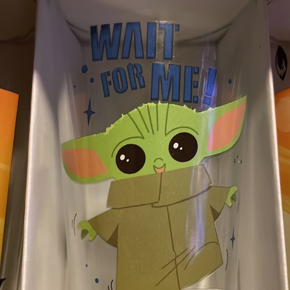 Star Wars Grogu & The MANDALORIAN glass tumblers NIB Disney 16oz each - Picture 7 of 8